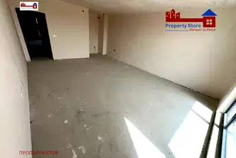 Тристаен апартамент с паркомясто в центъра на Варна