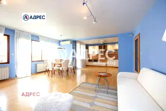 Просторен 3-стаен апартамент в Център, Варна с тераси