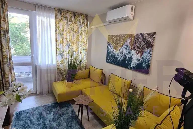 Four-room apartment in Center, Varna with two terraces