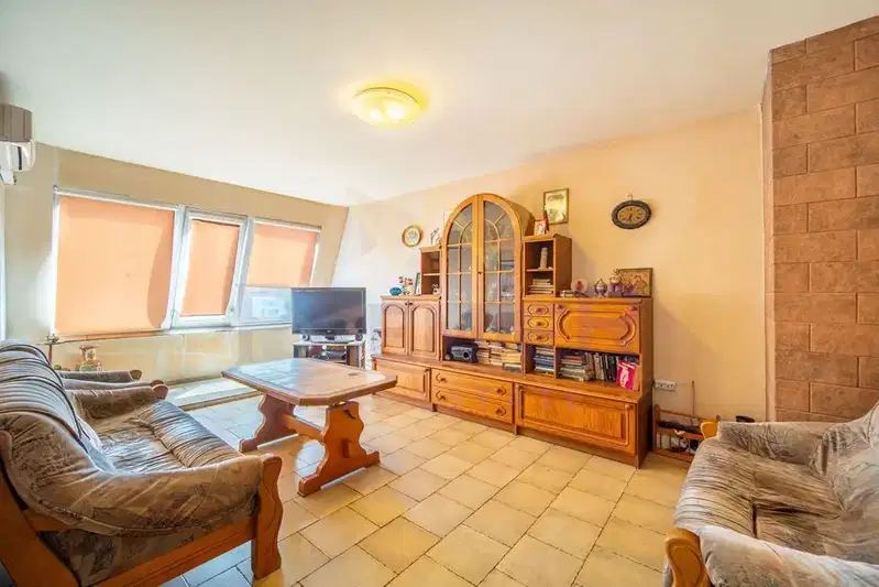 4-bedroom apartment in Varna, Centyr