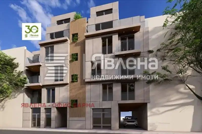 Многостаен апартамент във Варна, Център