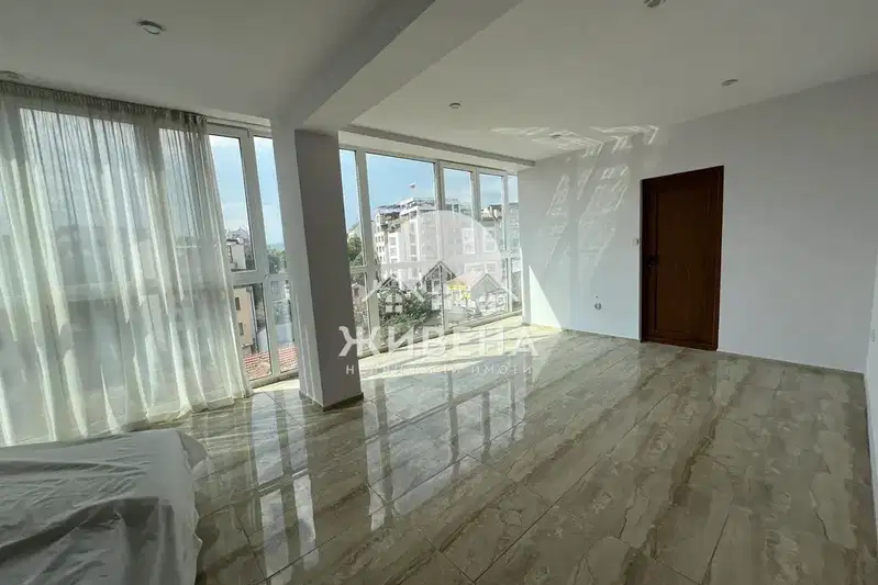 4-bedroom apartment in Varna, Centyr