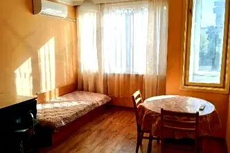 Двустаен апартамент с тераса в Център, Варна