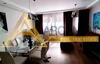 Двустаен апартамент в Център на Варна с тераса
