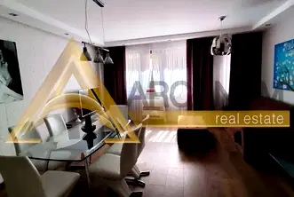 Двустаен апартамент в Център на Варна с тераса