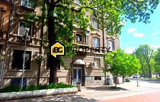 Двустаен апартамент в Център, Варна с южно изложение