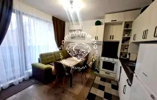 Двустаен апартамент в Център, Варна с тераса и асансьор
