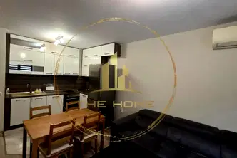 Двустаен апартамент с паркомясто в Център, Варна