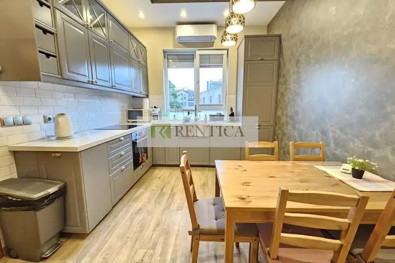 3-bedroom apartment in Varna, Centyr