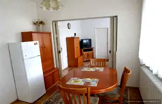 Тристаен апартамент с две тераси в Център, Варна