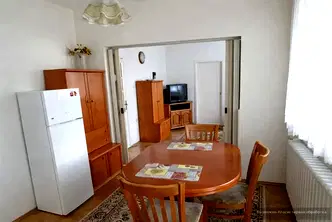 Тристаен апартамент с две тераси в Център, Варна