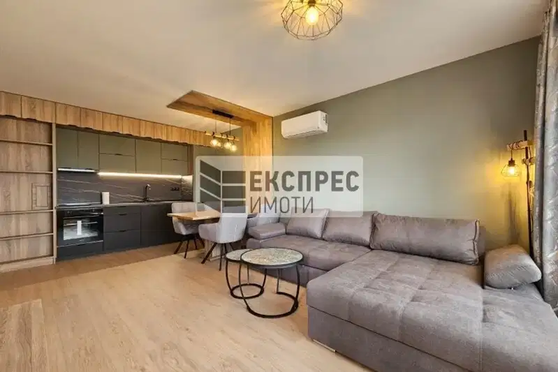 3-bedroom apartment in Varna, Centyr
