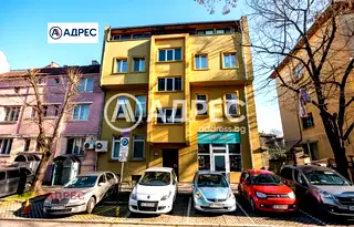 3-стаен апартамент с двор в центъра на Варна