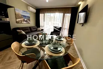 Тристаен апартамент с паркомясто в Център, Варна