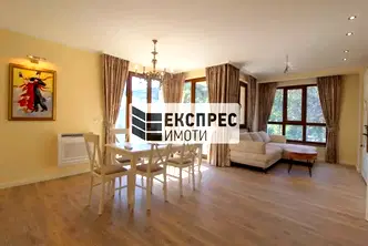 Тристаен апартамент във Варна, Център
