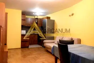 Тристаен апартамент в Център, Варна с тераса