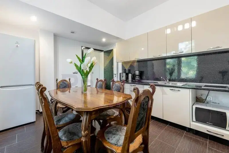 3-bedroom apartment in Varna, Centyr