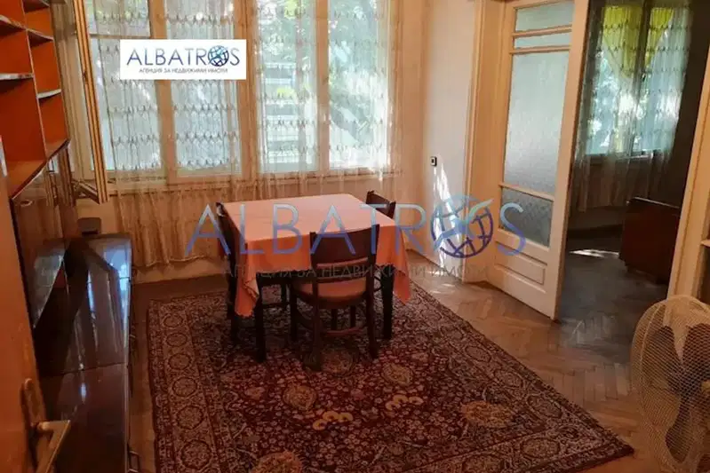Многостаен апартамент във Варна, Център