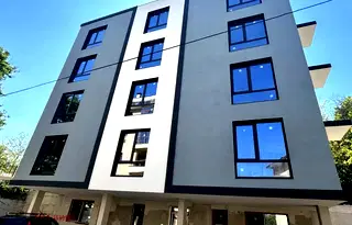 Двустаен апартамент с голяма веранда в Чайка, Варна