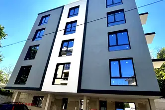 Двустаен апартамент с голяма веранда в Чайка, Варна
