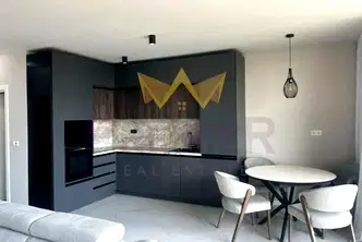 Тристаен апартамент с тераса и морска панорама в Чайка, Варна