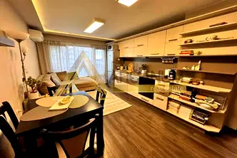 Тристаен апартамент с морска панорама в Чайка, Варна