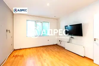 Тристаен апартамент с тераса в Чаталджа, Варна до Морската градина