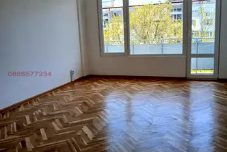Тристаен апартамент с балкони в Цветен квартал, Варна