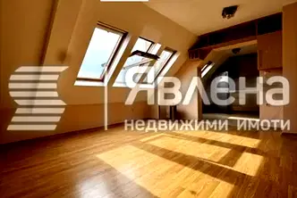 Тристаен апартамент с голяма тераса в Цветен квартал, Варна