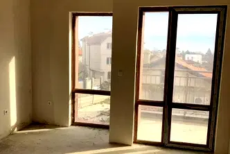 Двустаен апартамент с паркомясто в Галата, Варна