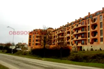 Двустайен апартамент с паркинг в Галата, Варна