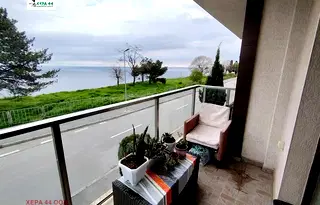Тристаен апартамент с морска панорама в Галата, Варна