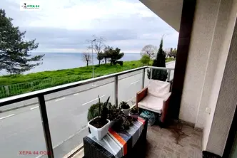 Тристаен апартамент с морска панорама в Галата, Варна