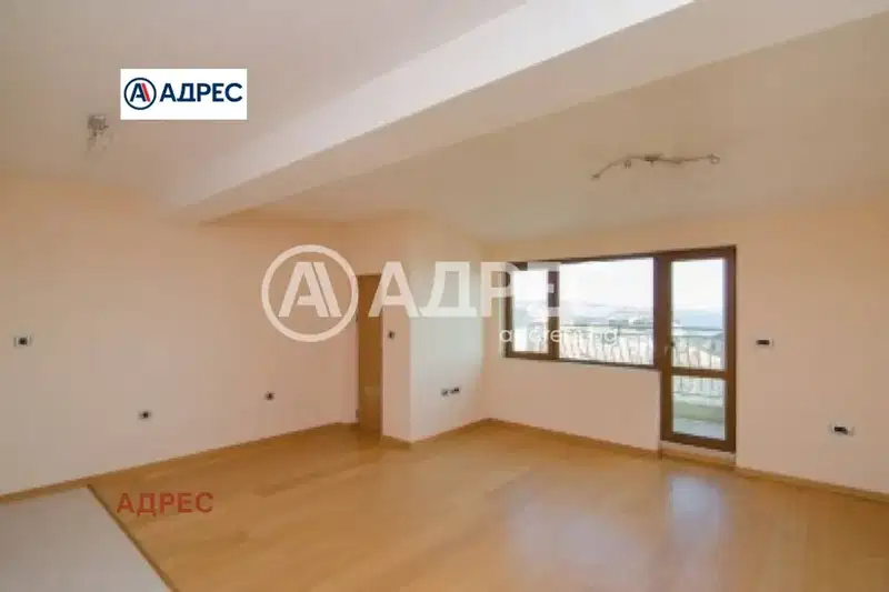 Тристаен апартамент във Варна, Галата