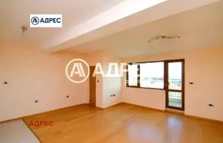 Тристаен апартамент във Варна, Галата