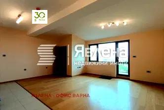 Тристаен апартамент във Варна, Галата