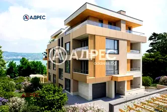 Тристаен апартамент във Варна, Галата