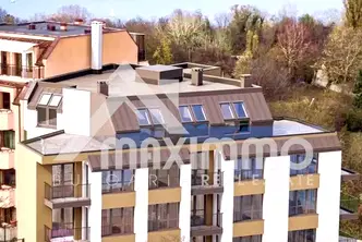 Тристаен апартамент с паркомясто в Галата, Варна