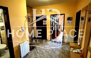 Тристаен апартамент с три тераси в Галата, Варна