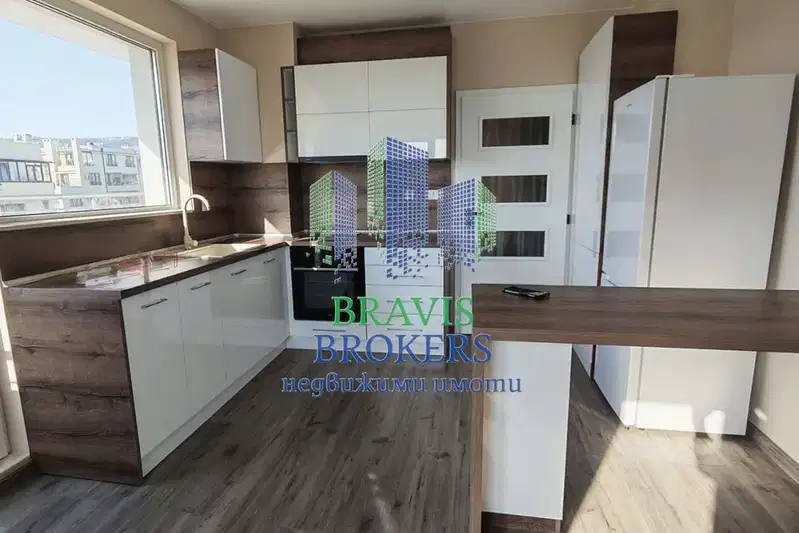Two-room apartment with parking near Grand Mall in Varna
