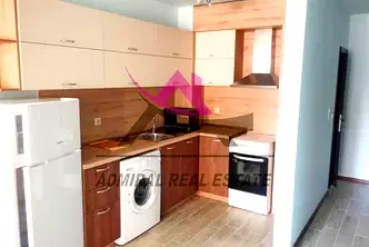 Просторен 2-стаен апартамент в Гранд Мол, Варна с тераса