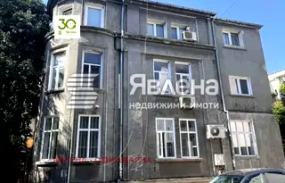 Четиристаен апартамент в Гръцка махала, Варна с тераса