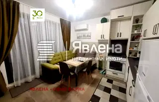 Двустаен апартамент с тераса в Гръцка махала, Варна