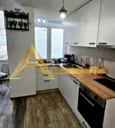 Тристаен апартамент в Гръцка махала с излаз към вътрешен двор