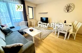 3-стаен апартамент в Гръцка махала с тераса