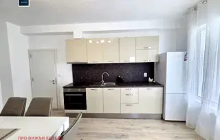 Тристаен апартамент с южно изложение в ХЕИ, Варна