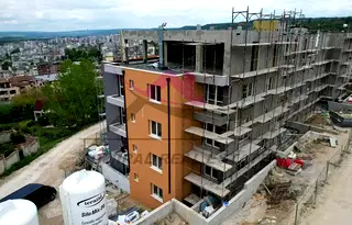 Двустаен апартамент с балкон в Изгрев, Варна