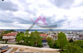 Двустаен апартамент с балкон в Изгрев, Варна