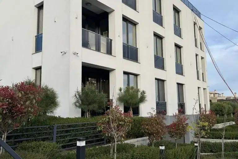 3-bedroom apartment in Varna, Izgrev