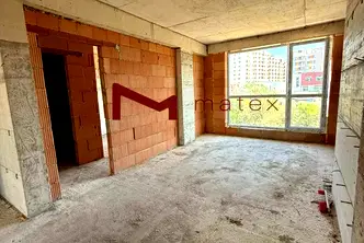Тристаен апартамент с три тераси в Кайсиева градина, Варна